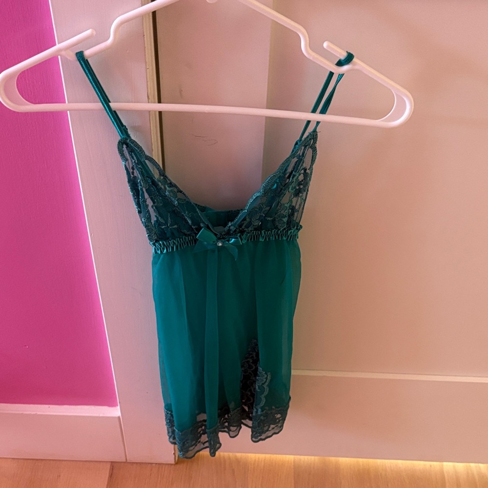 Fredericks of Hollywood size xs or small Elegant Teal Lace Chemise